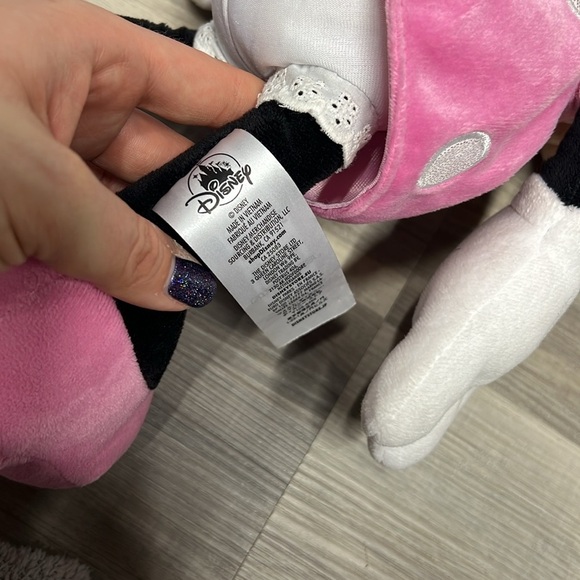 Disney pink dress mini mouse stuffed toy - Picture 9 of 9